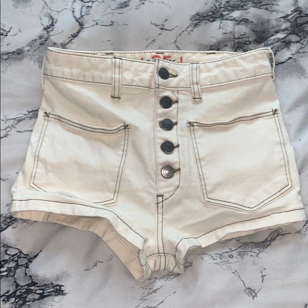 Free People High Waisted off-white shorts